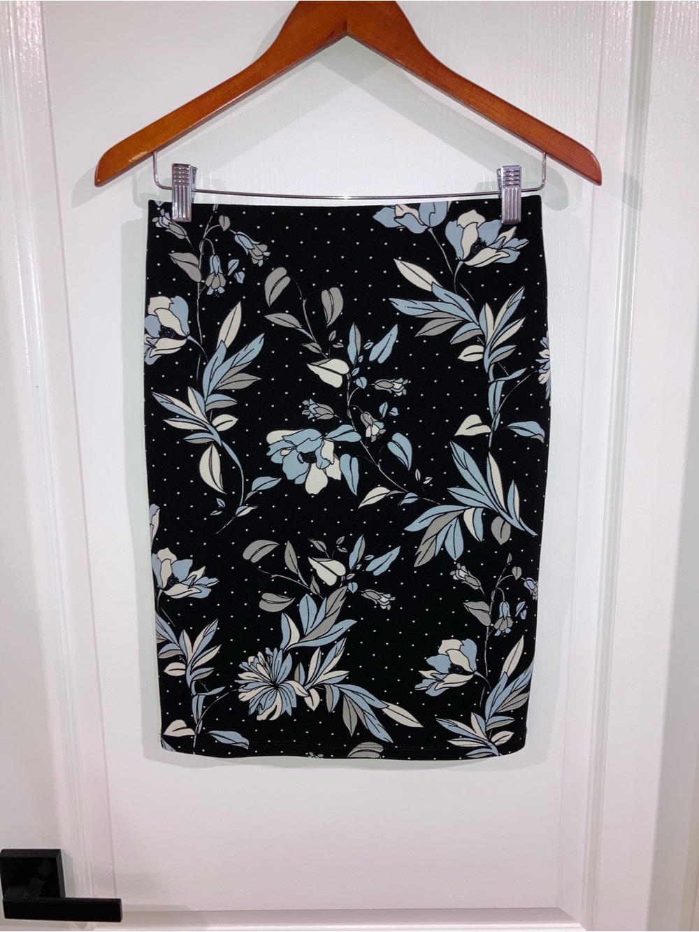 H. Binette Black & Blue Floral Pencil Skirt - size M